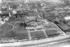 1955 (um) - Luftaufnahme von den Strandhallen