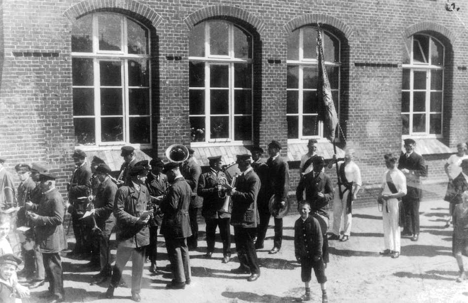 Großer Umzug mit der freien "Turnerschaft" Norderney - ca. 1926