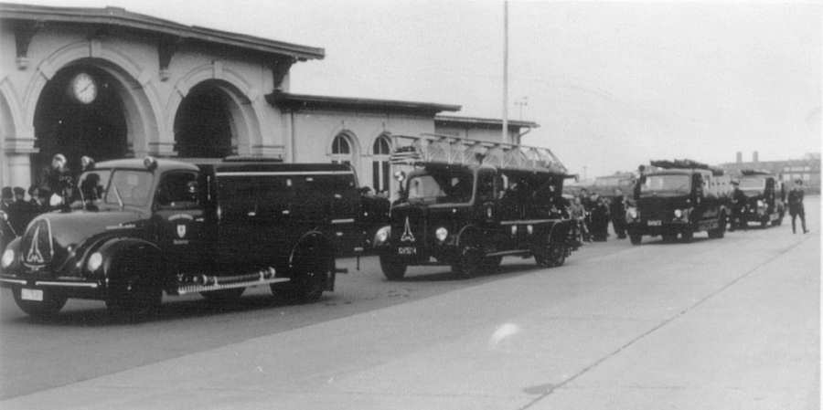 Ankunft des Tanklöschfahrzeuges am 27.05.1955